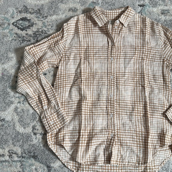 Everlane Linen Button Down - Picture 2 of 10